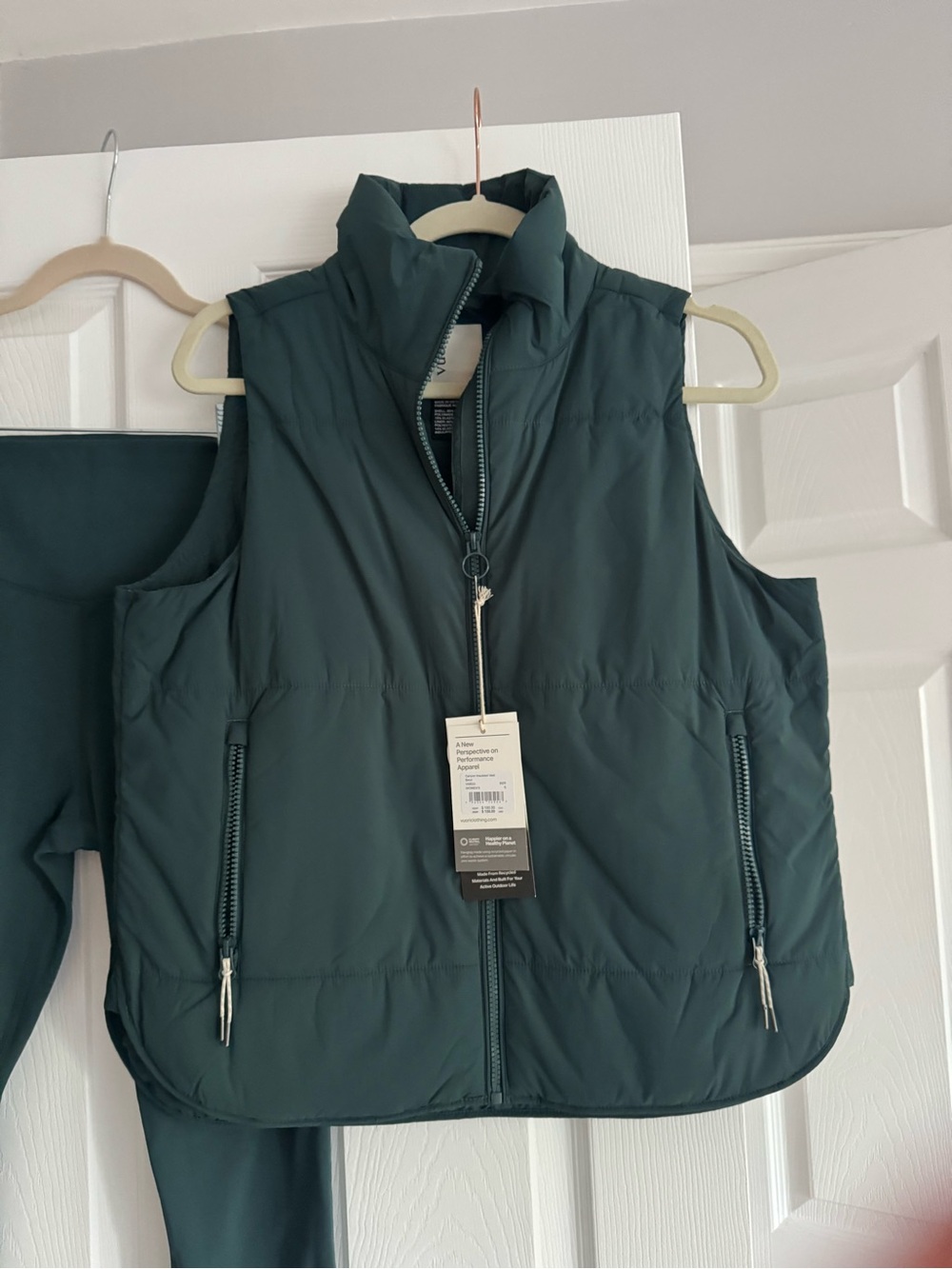 Vuori canyon vest and chilled out legging in Beryl